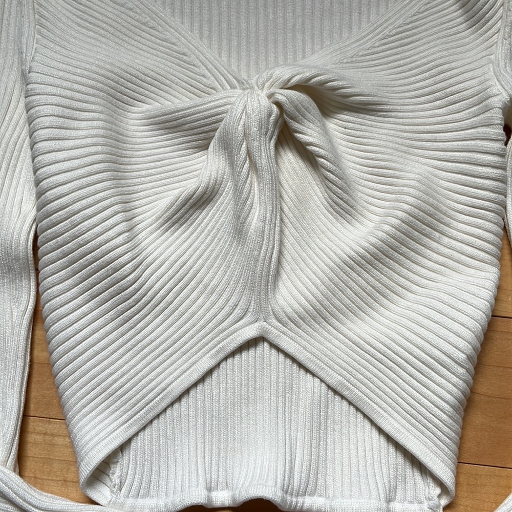 NWOT Abercrombie White Ribbed Front Twist Sweater - Picture 2 of 7